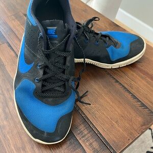 Nike Black and Blue Athletic Running Shoes